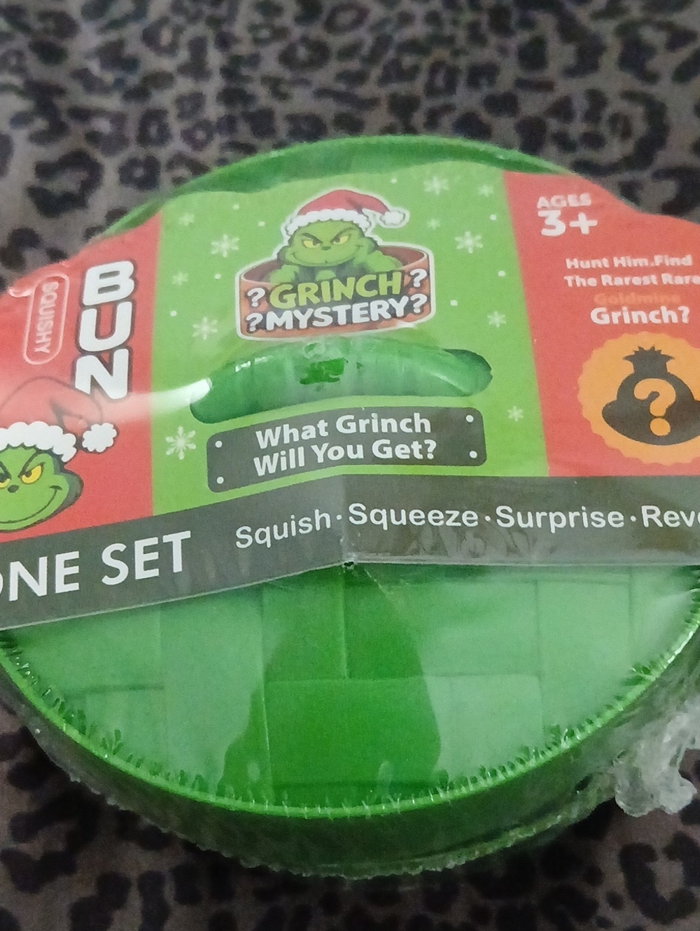 Grinch Mystery Green Squishy Bun - Licensed Kids Favor